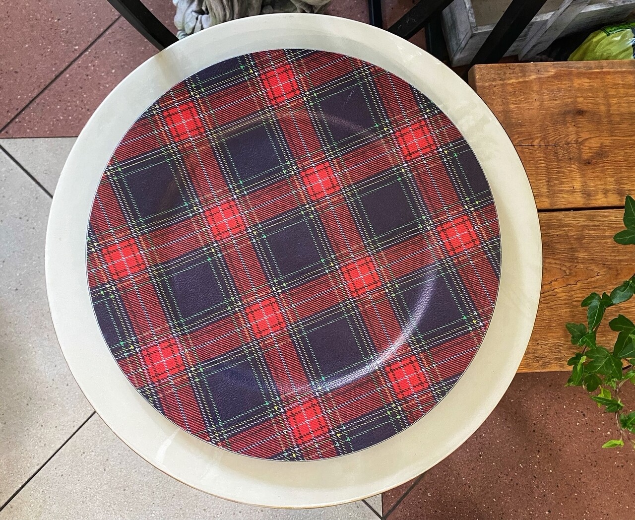 Platou Check print, Decoris, Ø33 cm, polipropilena, albastru/rosu - imagine 3